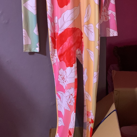 Bodysuits - Picture 2 of 10